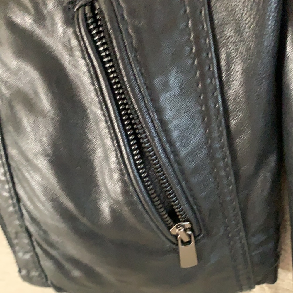 Avanti leather jacket. Elegant and gorgeous - Picture 3 of 7